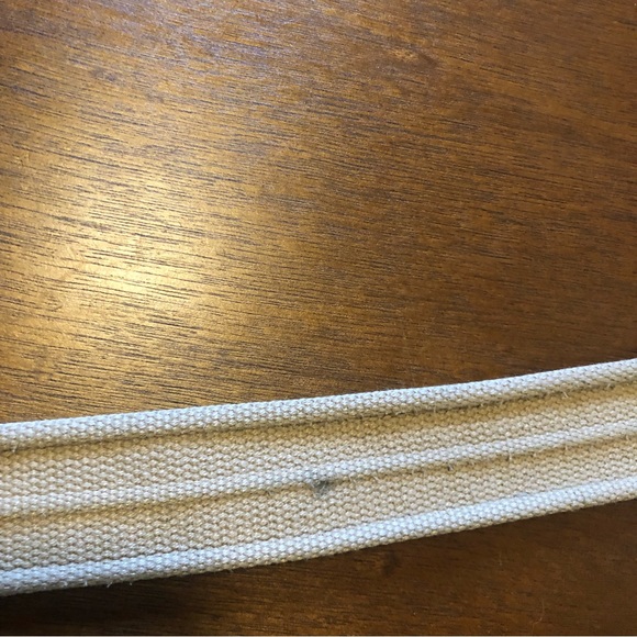 Khaki colored canvas belt - Picture 4 of 6